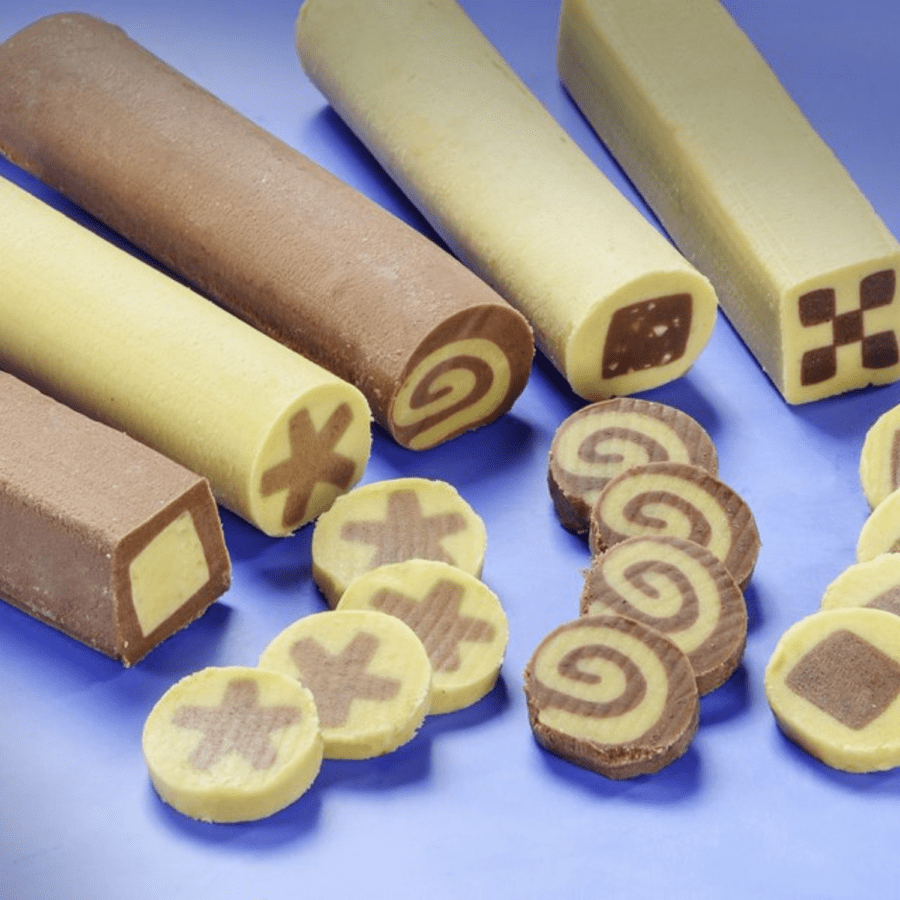 חיתוך וסידור אוט` של עוגיות פריך על תבנית אפיה | CUT 600 – תמונה 4